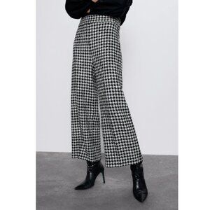 Wide leg houndstooth cropped pants black white size small